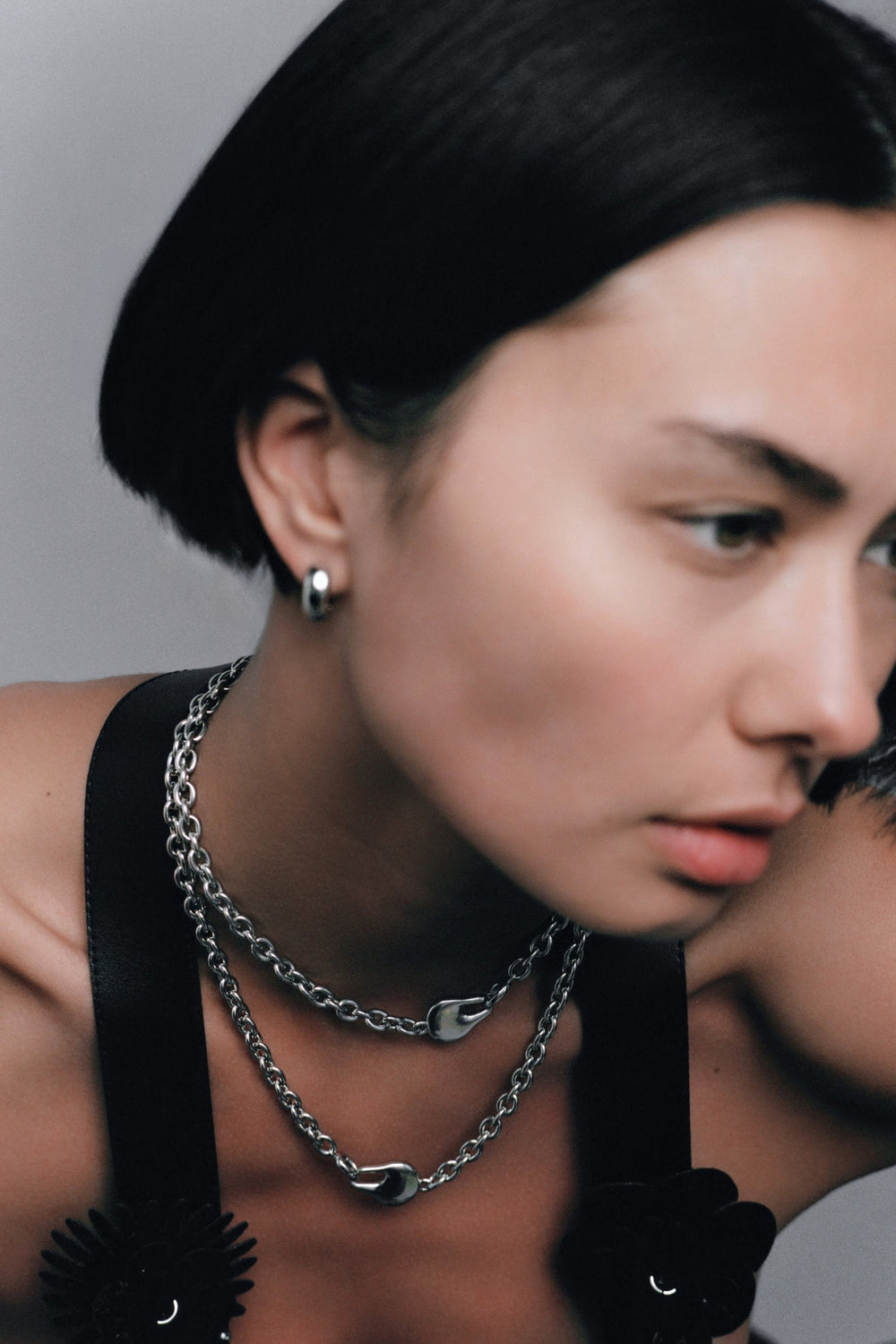FF Chunky Necklace in 925 silver, two lengths layered, pebble stations at the collarbone.